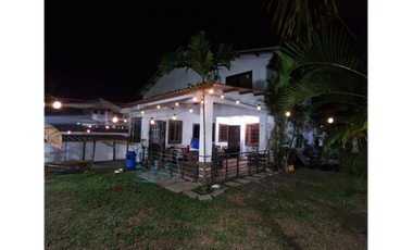 LAS CUMBRES / QUINTAS DEL LAGO / 300M / 3 HABITACION / TERRAZA / PATIO