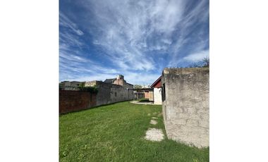 PH Interno con casa, C. 77 e 22 y 23, replantear un proyecto.