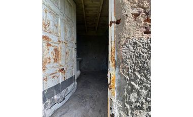 PH Interno con casa, C. 77 e 22 y 23, replantear un proyecto.