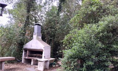 VENTA  APTO CREDITO CASA 3 AMBIENTES CON GRAN PARQUE Y PARRILLA