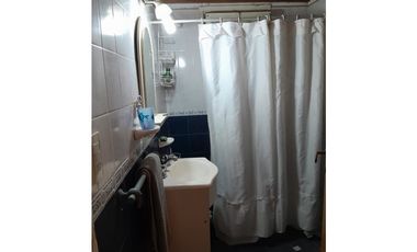 VENTA  APTO CREDITO CASA 3 AMBIENTES CON GRAN PARQUE Y PARRILLA