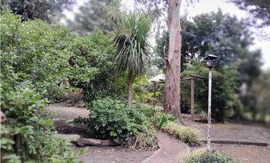 VENTA  APTO CREDITO CASA 3 AMBIENTES CON GRAN PARQUE Y PARRILLA