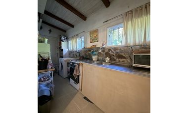 VENTA -CASA 1 DORMITORIO + GRAN VESTIDOR - ASCOCHINGA