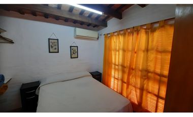 ¡Importante Vivienda Residencial + Departamentos con Cocheras!