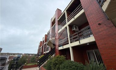 2 DEPTOS EN CONJUNTO EN VENTA / DEL ODISEO AL 600