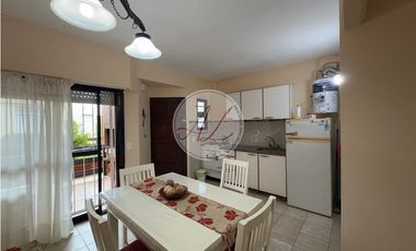 2 DEPTOS EN CONJUNTO EN VENTA / DEL ODISEO AL 600