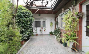 VENTA CASA MULTIFAMILIAR COCHERA TERRAZA en MADERO