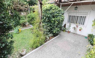 VENTA CASA MULTIFAMILIAR COCHERA TERRAZA en MADERO