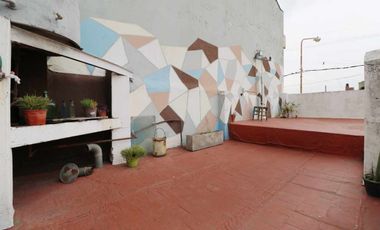 VENTA CASA MULTIFAMILIAR COCHERA TERRAZA en MADERO
