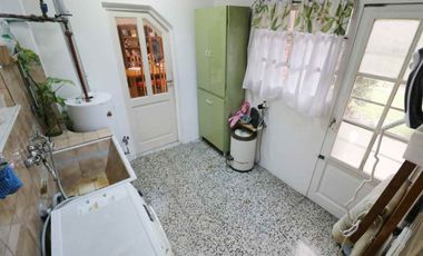 VENTA CASA MULTIFAMILIAR COCHERA TERRAZA en MADERO