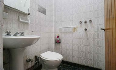 VENTA CASA MULTIFAMILIAR COCHERA TERRAZA en MADERO