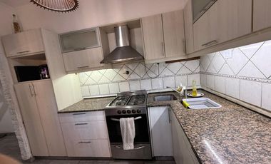 Casa 5 Ambientes VENTA Villa Luzuriaga Garage
