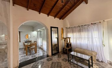 Casa 5 Ambientes VENTA Villa Luzuriaga Garage
