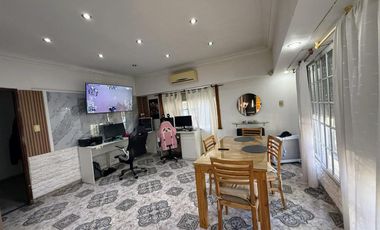 Casa 5 Ambientes VENTA Villa Luzuriaga Garage