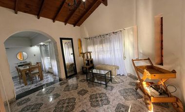 Casa 5 Ambientes VENTA Villa Luzuriaga Garage