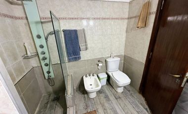 Casa 5 Ambientes VENTA Villa Luzuriaga Garage