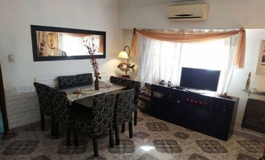 Casa 5 Ambientes VENTA Villa Luzuriaga Garage