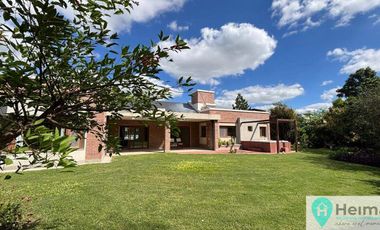 Casa en venta c/ cochera en Rafaela