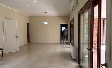 Casa en venta c/ cochera en Rafaela