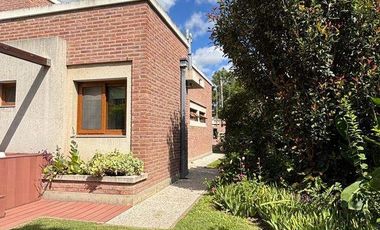 Casa en venta c/ cochera en Rafaela