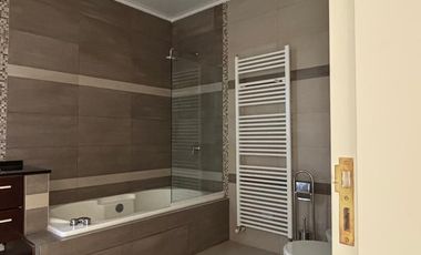 Casa en venta c/ cochera en Rafaela