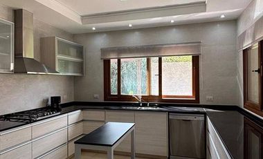 Casa en venta c/ cochera en Rafaela