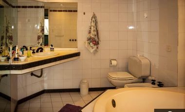 Departamento dúplex 6 ambientes con cochera en Belgrano, impecable apto crédito