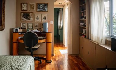 Departamento dúplex 6 ambientes con cochera en Belgrano, impecable apto crédito