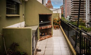 Departamento dúplex 6 ambientes con cochera en Belgrano, impecable apto crédito