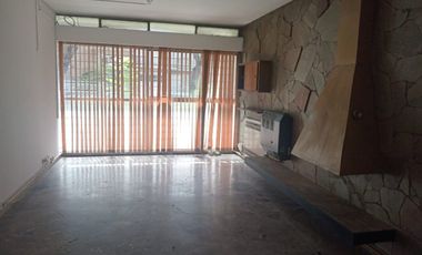 ALQUILER GRAN CASA CIUDAD  OFICINAS, CONSULTORIOS