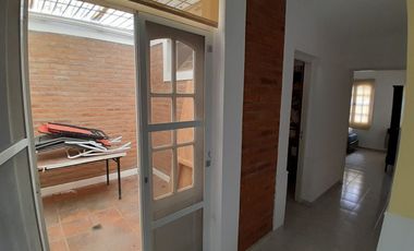 Casa sobre terreno de 1307 m2. Santa Lucia