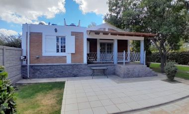 Casa sobre terreno de 1307 m2. Santa Lucia