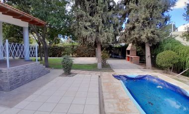 Casa sobre terreno de 1307 m2. Santa Lucia