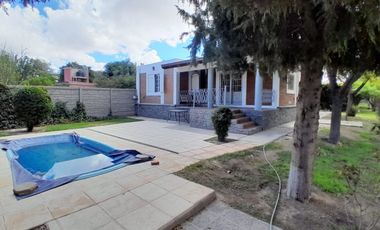 Casa sobre terreno de 1307 m2. Santa Lucia