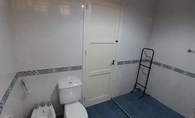 Casa sobre terreno de 1307 m2. Santa Lucia