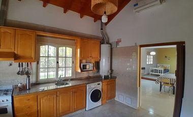 Casa sobre terreno de 1307 m2. Santa Lucia