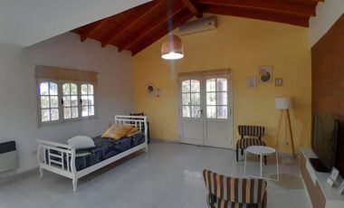 Casa sobre terreno de 1307 m2. Santa Lucia