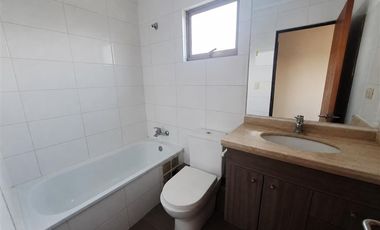 Casa en Arriendo en Av. Santa Cruz