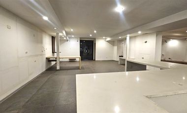 Local Comercial en Arriendo en Av Vitacura 5700