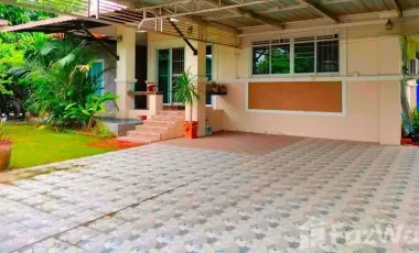 5 Bedroom House for sale at Somwang Village