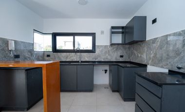 CASA EN VENTA GORINA 3 DORMITORIOS PARQUE PILETA