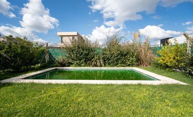CASA EN VENTA GORINA 3 DORMITORIOS PARQUE PILETA