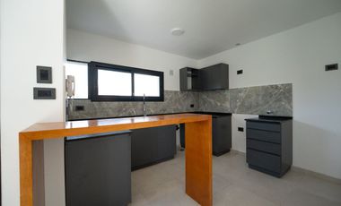 CASA EN VENTA GORINA 3 DORMITORIOS PARQUE PILETA