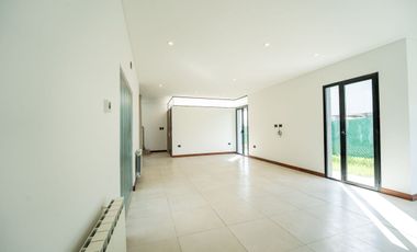 CASA EN VENTA GORINA 3 DORMITORIOS PARQUE PILETA