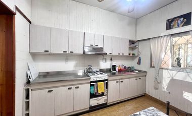 Casa Alquiler Lanús pileta quincho parrilla