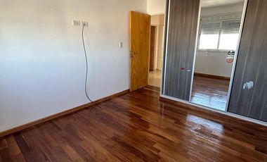 ALQUILER | DEPARTAMENTO 3 DORMITORIOS CON COCHERA – CENTRO DE POSADAS