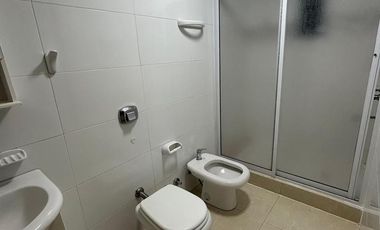 ALQUILER | DEPARTAMENTO 3 DORMITORIOS CON COCHERA – CENTRO DE POSADAS