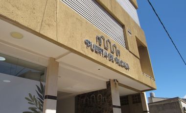 ALQUILER | DEPARTAMENTO 3 DORMITORIOS CON COCHERA – CENTRO DE POSADAS