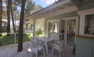 Casa en  venta de 3 dormitorios en Costa Esmeralda barrio Deportiva II