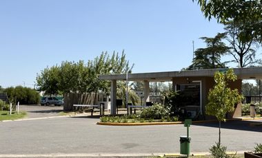 Venta Casa - Barrio Santa Emilia, Pilar del Este